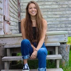 Meet your Posher, Emmie